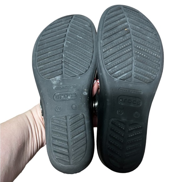 Crocs Black Flip Flop Style Size 6 Woman’s - Picture 2 of 5